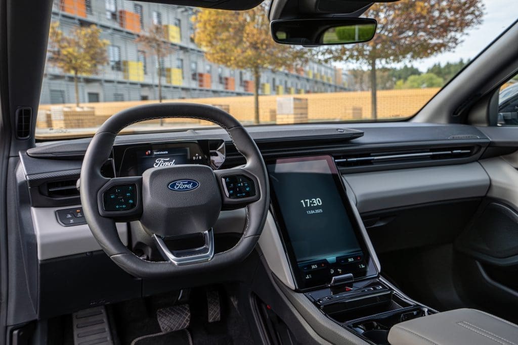 Wnętrze elektrycznego forda Explorera